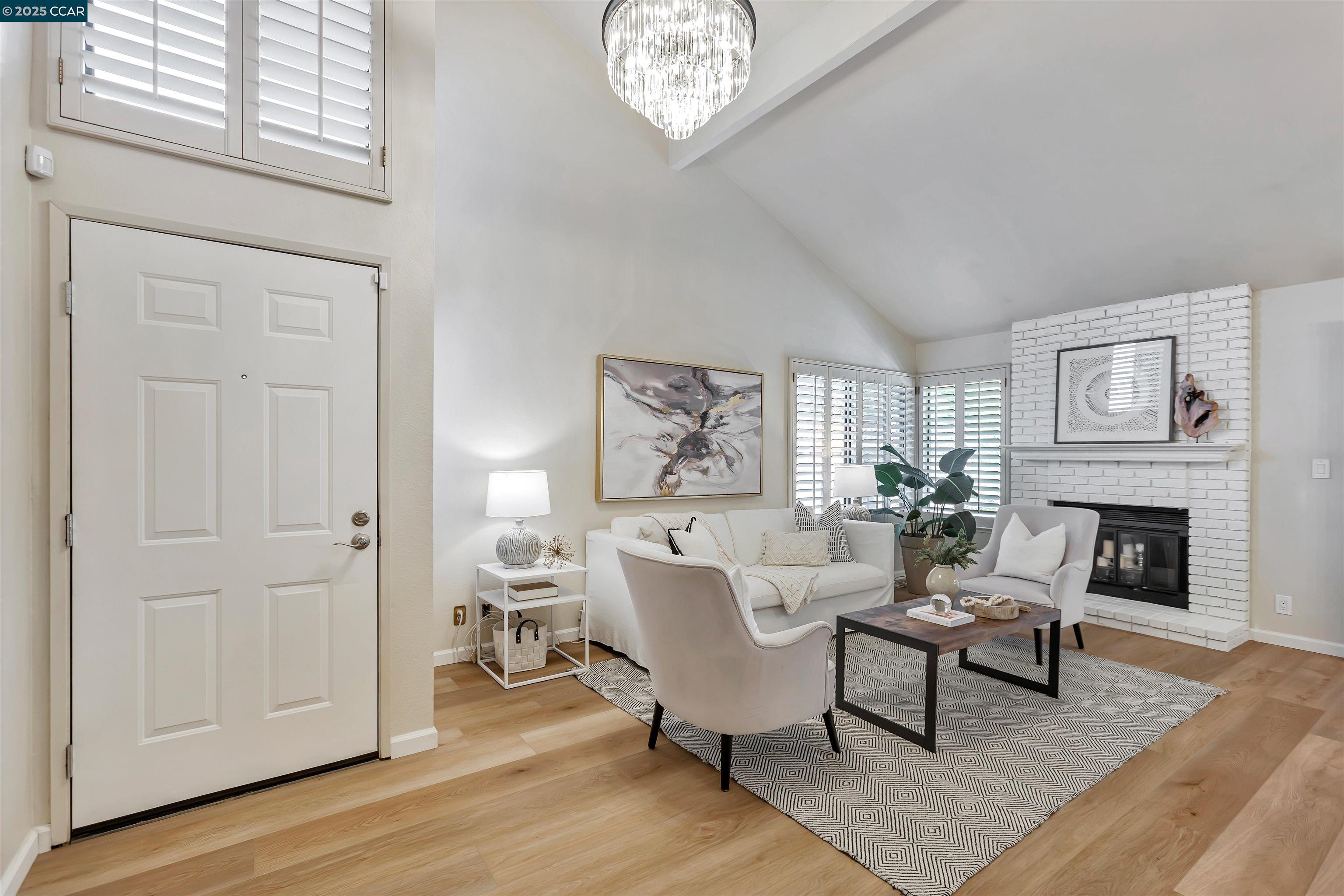 104 Lupine Ln