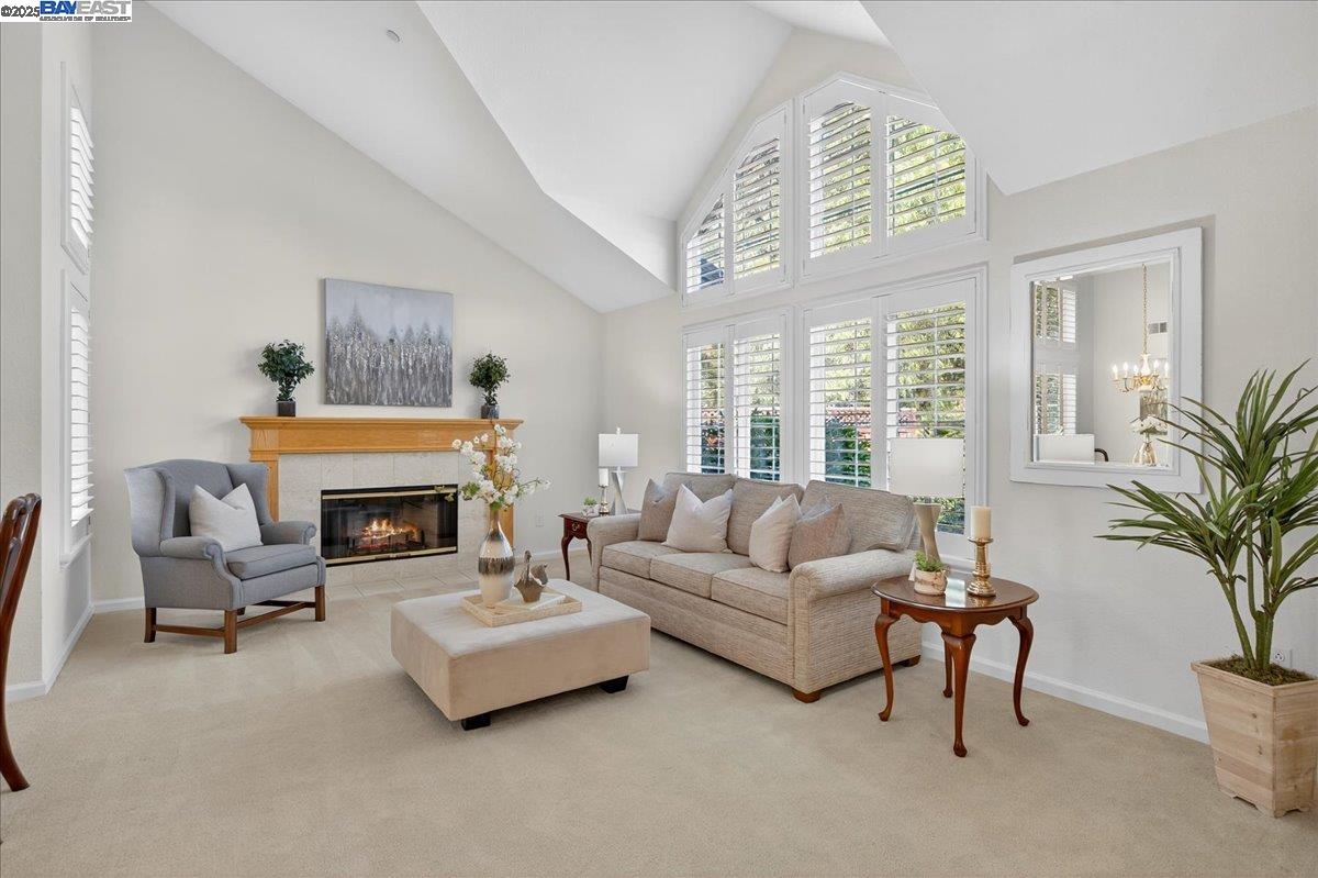 80 Canary Ct
