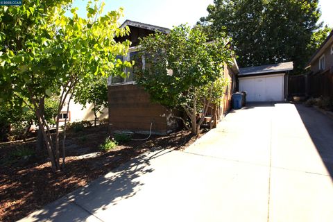2136 Monterey Ave, Martinez, CA 94553 - #: 41103340