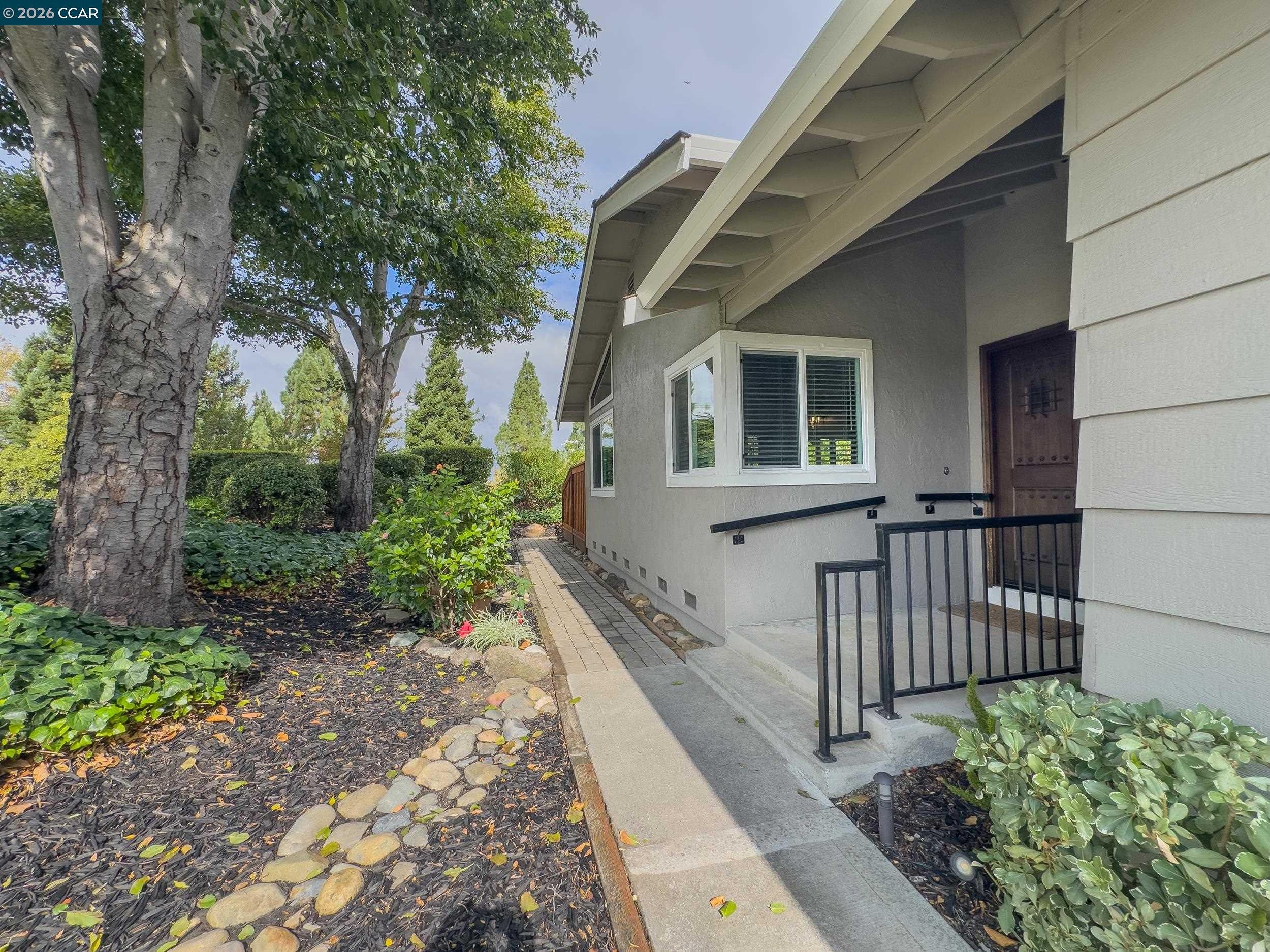 2124 Oneida Cir