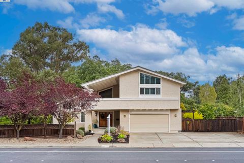 1890 Morello Ave Pleasant Hill CA 94523