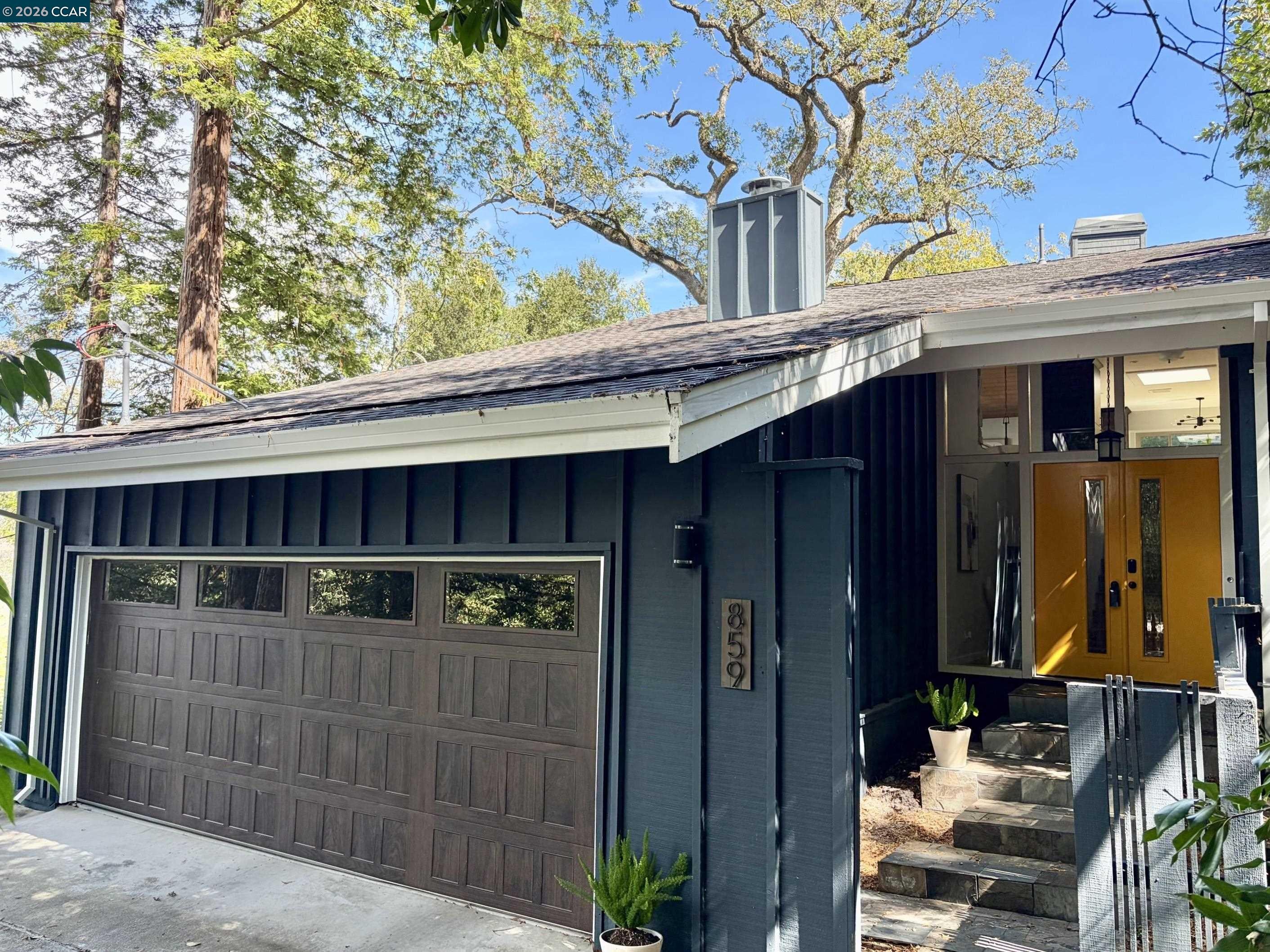859 Mountain View Dr