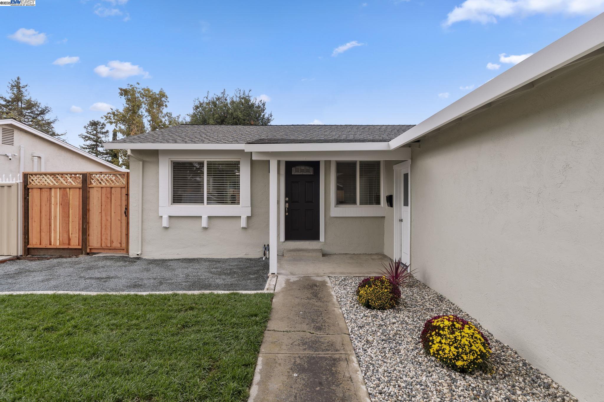 1304 Heather Ln