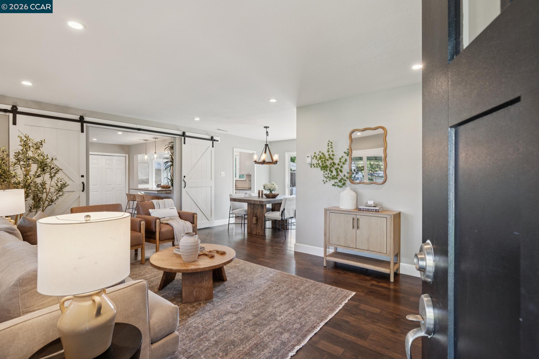 219 Evelyn Dr