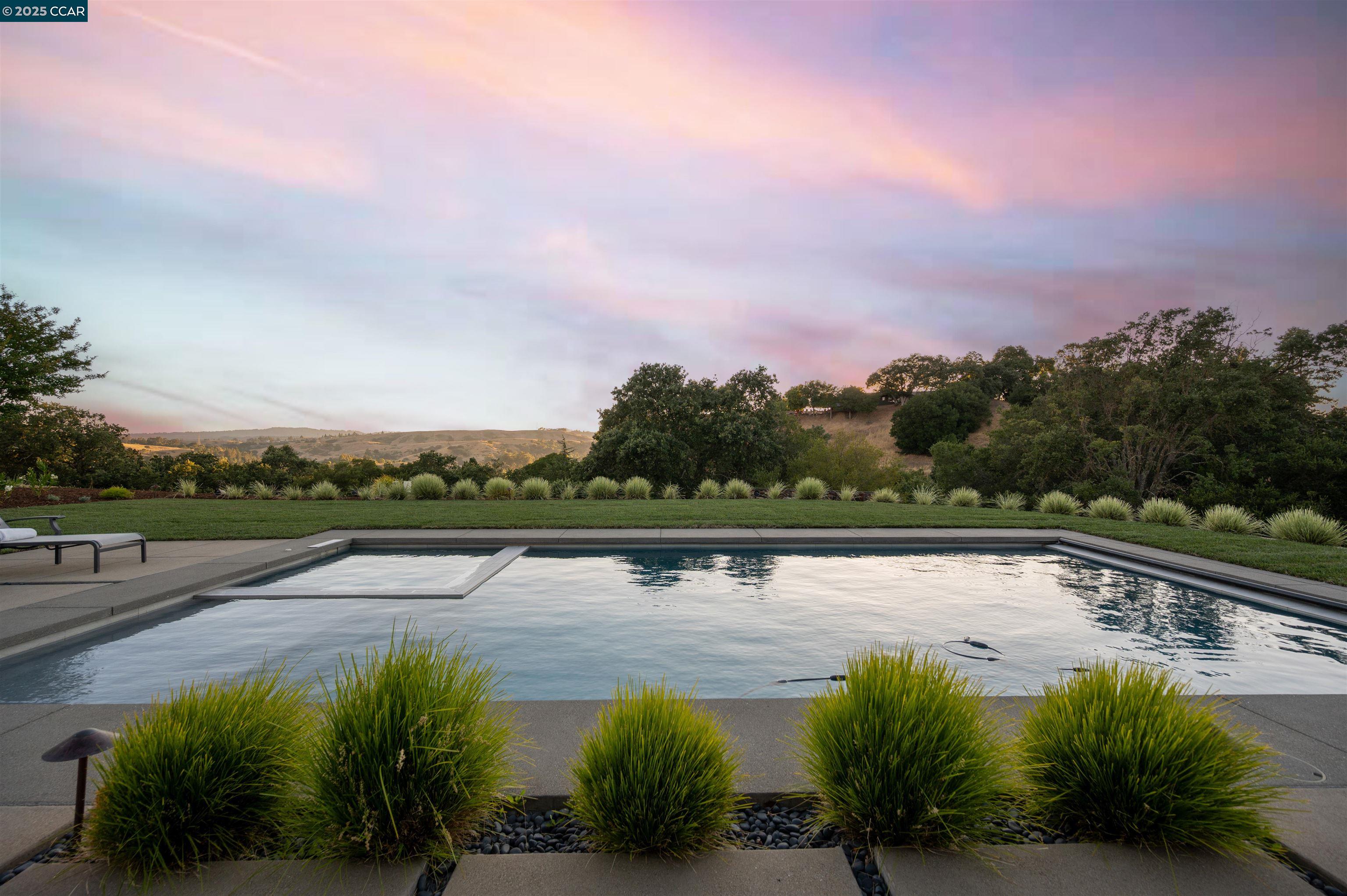 11 Lucas Ranch Ct