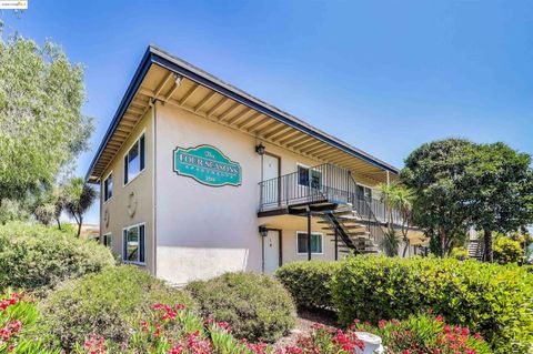 2504 Denning Ct Castro Valley CA 94546