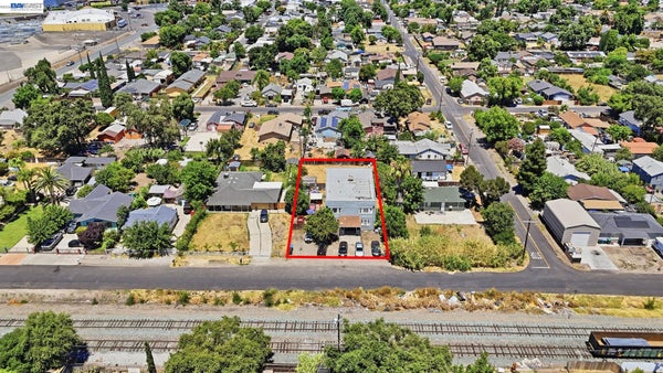 2263 E ROOSEVELT ST, STOCKTON, CA 95205 - Image 4a3cd8a07c13dc6c8feaa03610aaafd6/4217702660