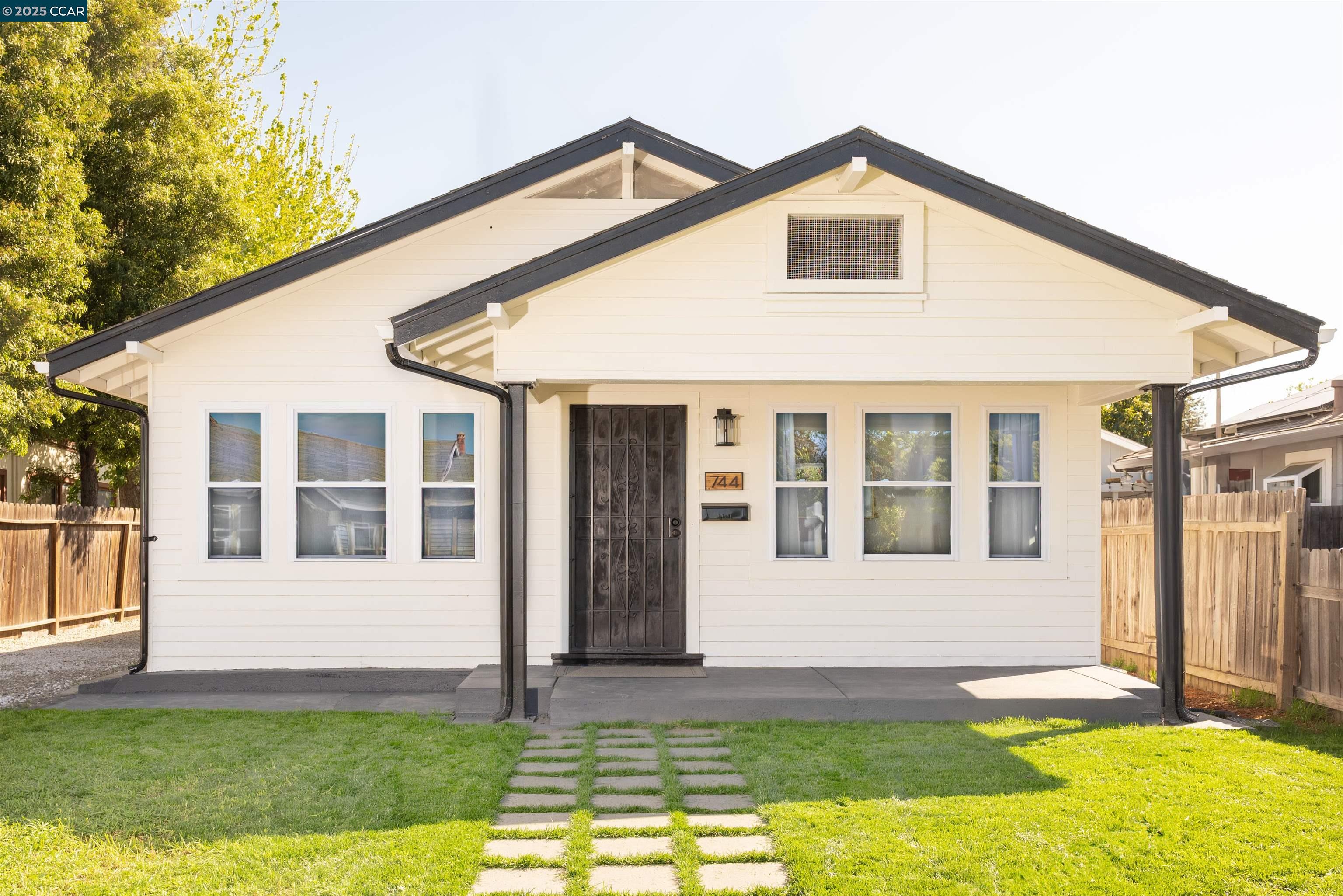 MLS: 41093490