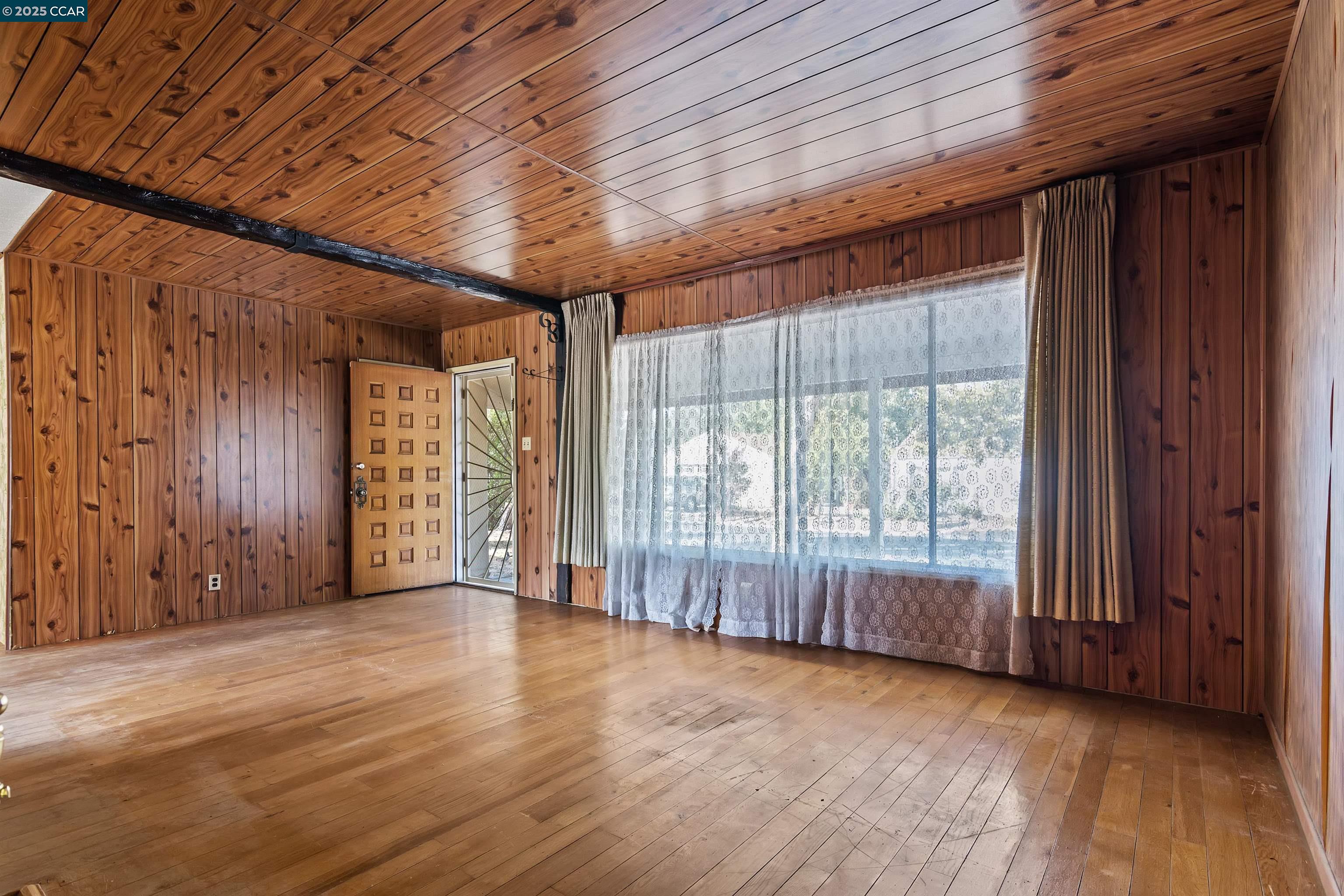 1007 Pleasant Valley Dr