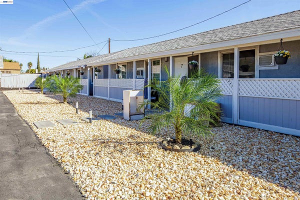 3836 EL CAMINO AVE, CERES, CA 95307 - Image 4e05c5cd0300c91800d77ded4ff03e6e/3038512501
