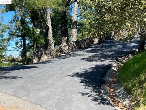 58 Zander Court Orinda CA 94563