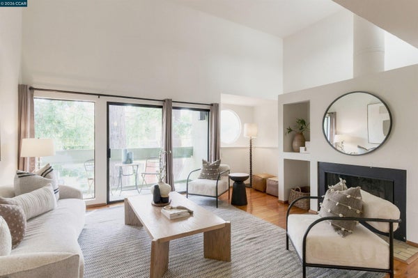 190 CLEAVELAND RD APT 7, PLEASANT HILL, CA 94523 - Image 4e47bc6202da70b03ea0e8f4517f3020/3295386568