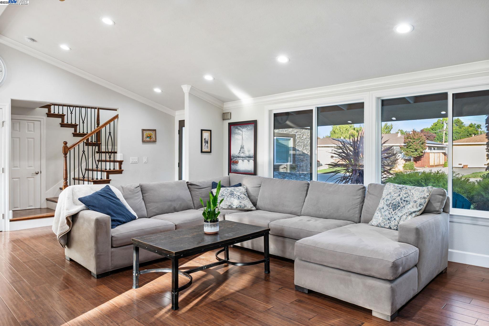1377 Lillian St