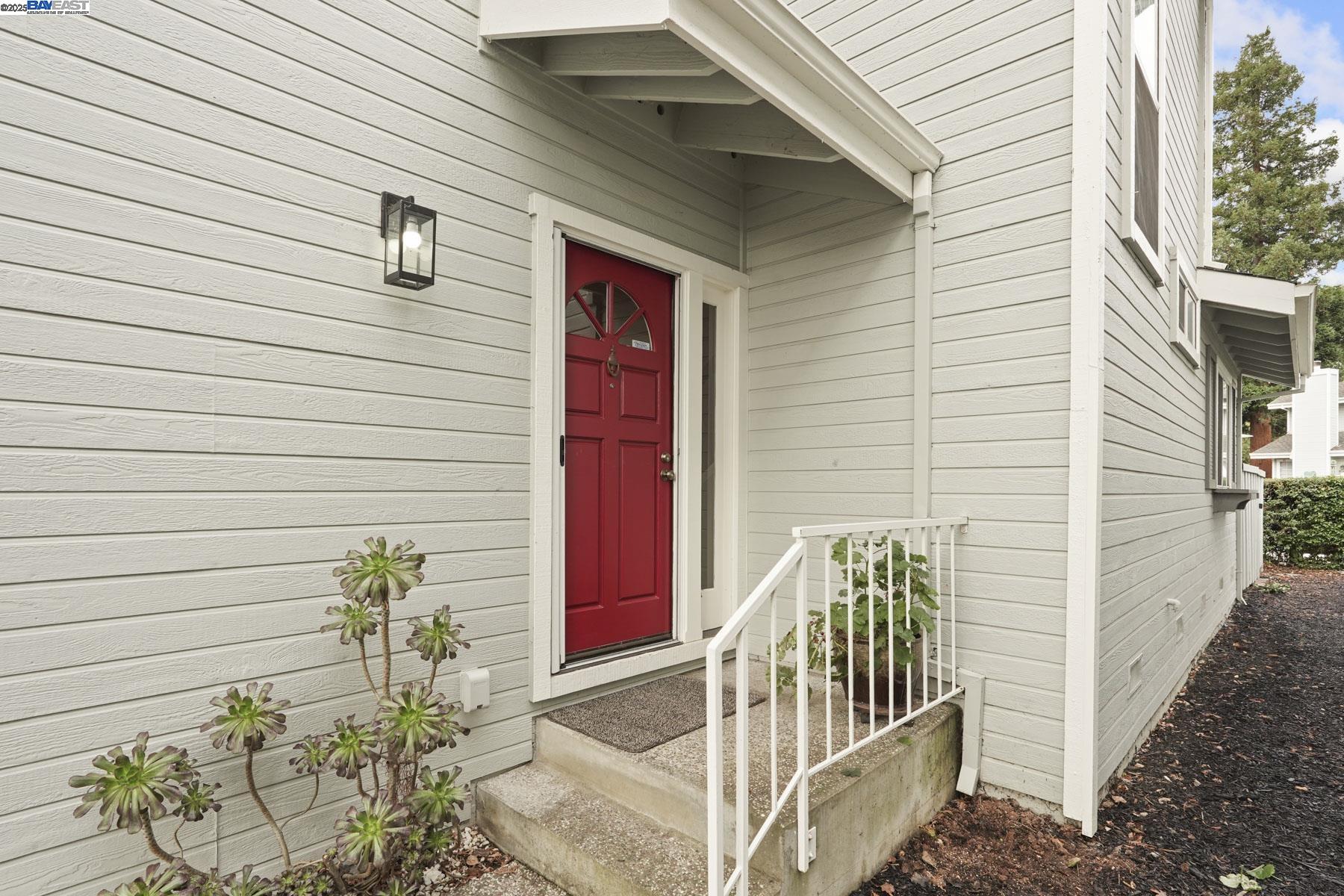519 Saint John St