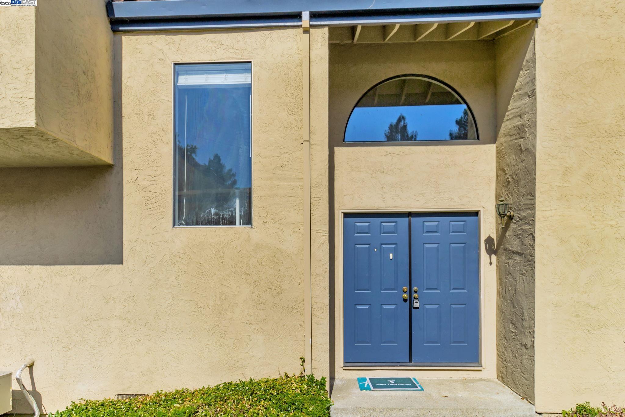 4425 VALLEY AVE