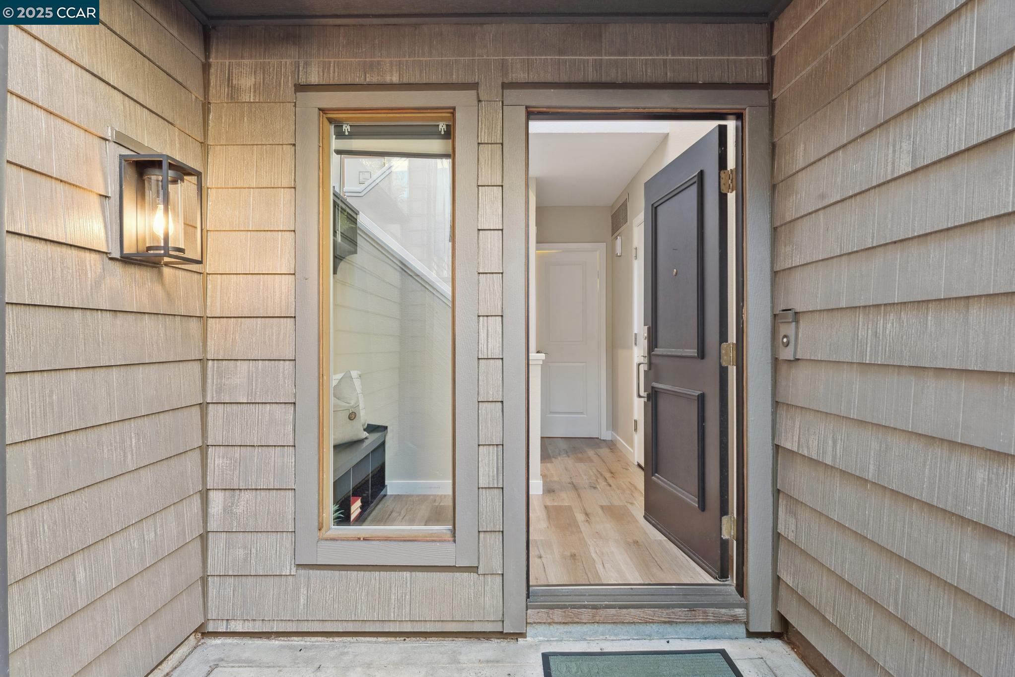 1943 Highridge Ct