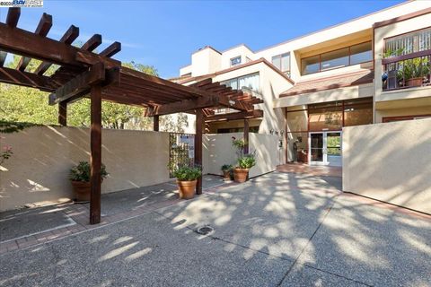 25912 Hayward Blvd Unit 204, Hayward, CA 94542 - #: 41118007