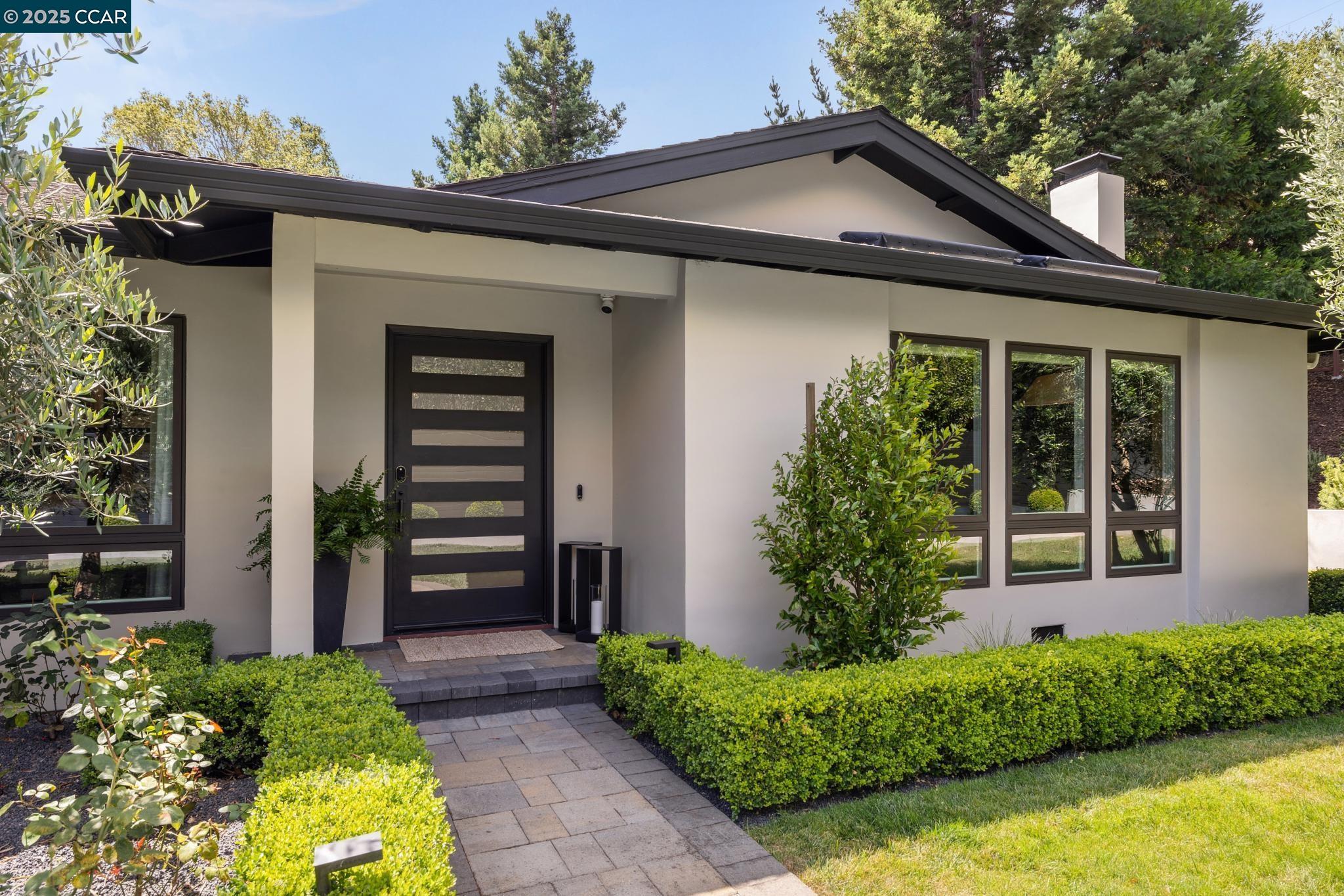 51 KNICKERBOCKER LANE