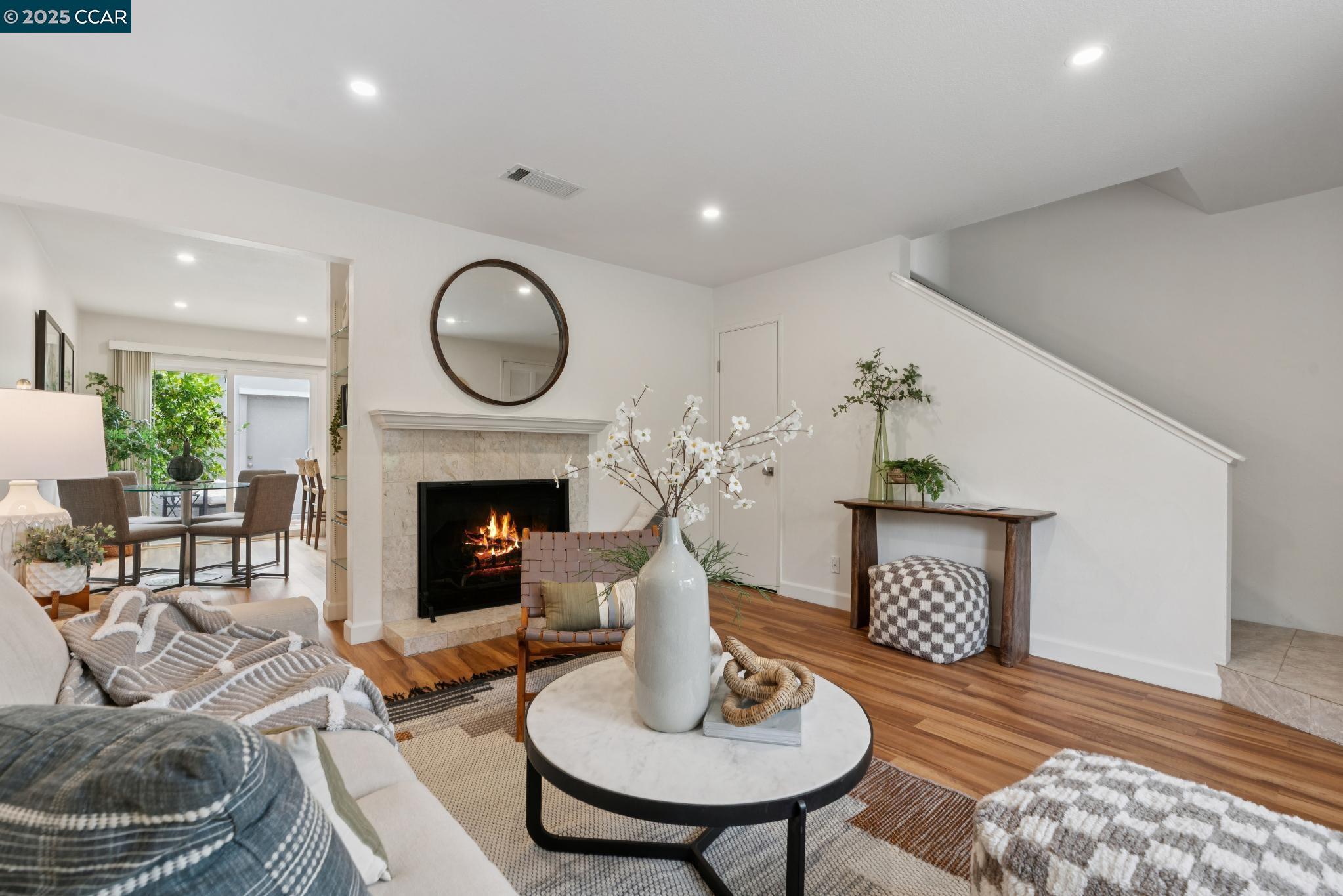 46 Sierra Ln