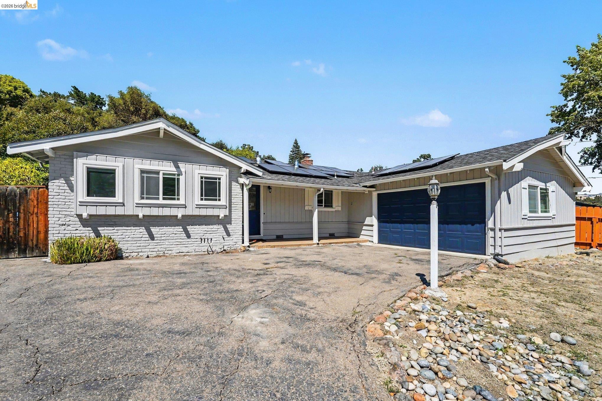 649 Moraga Way