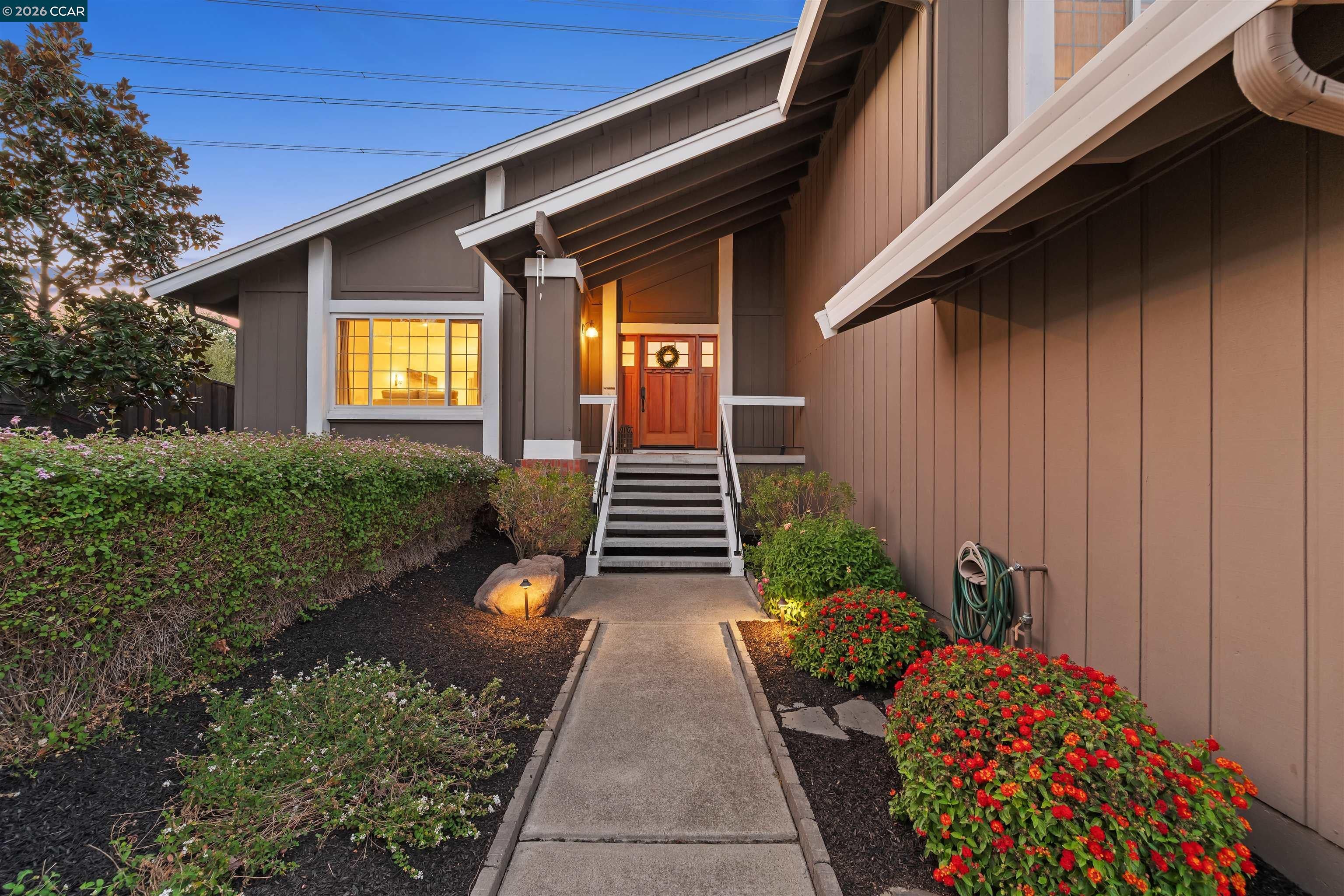 1409 Stonehedge Dr