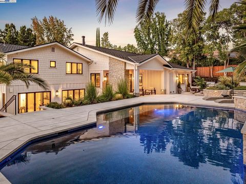 2488 Roundhill Dr Alamo CA 94507