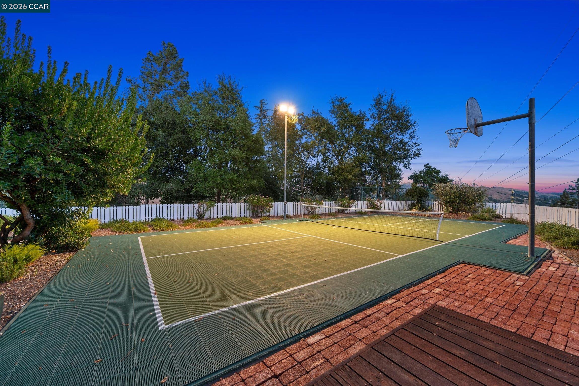 26 Ravenhill Ln