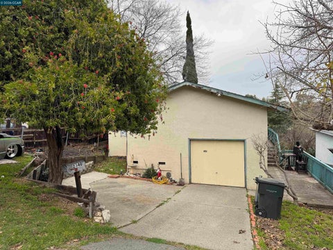 2340 Yale St, Martinez, CA 94553 - #: 41123563