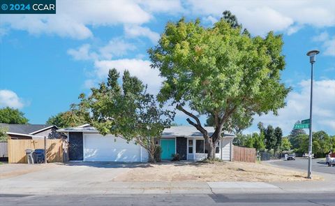 4751 Perry Ave, Sacramento, CA 95820 - #: 41072170