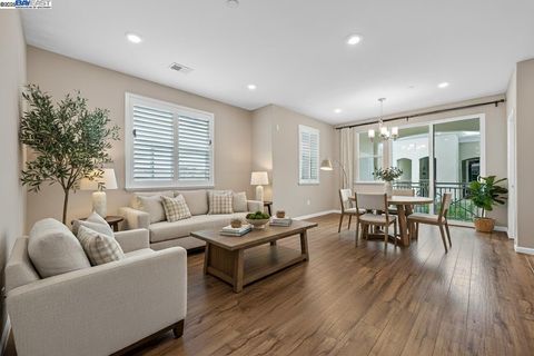4728 Norris Canyon Rd 206 San Ramon CA 94583