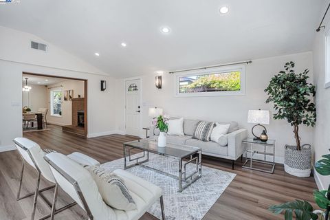 MLS: 41096003