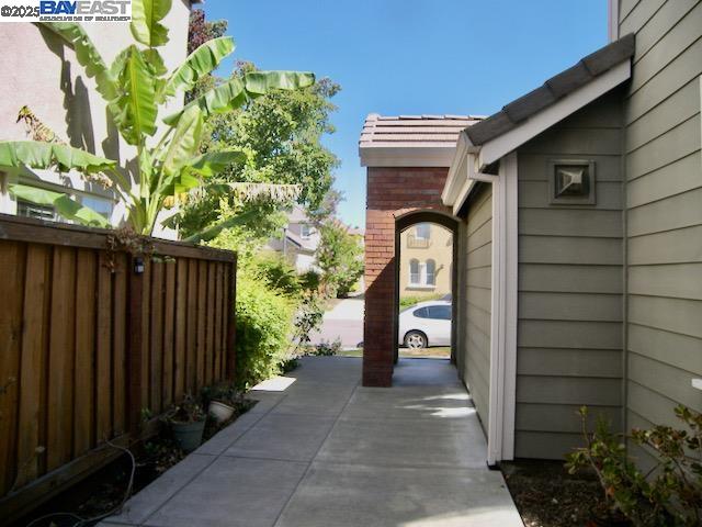 1132 Hoskins Ln
