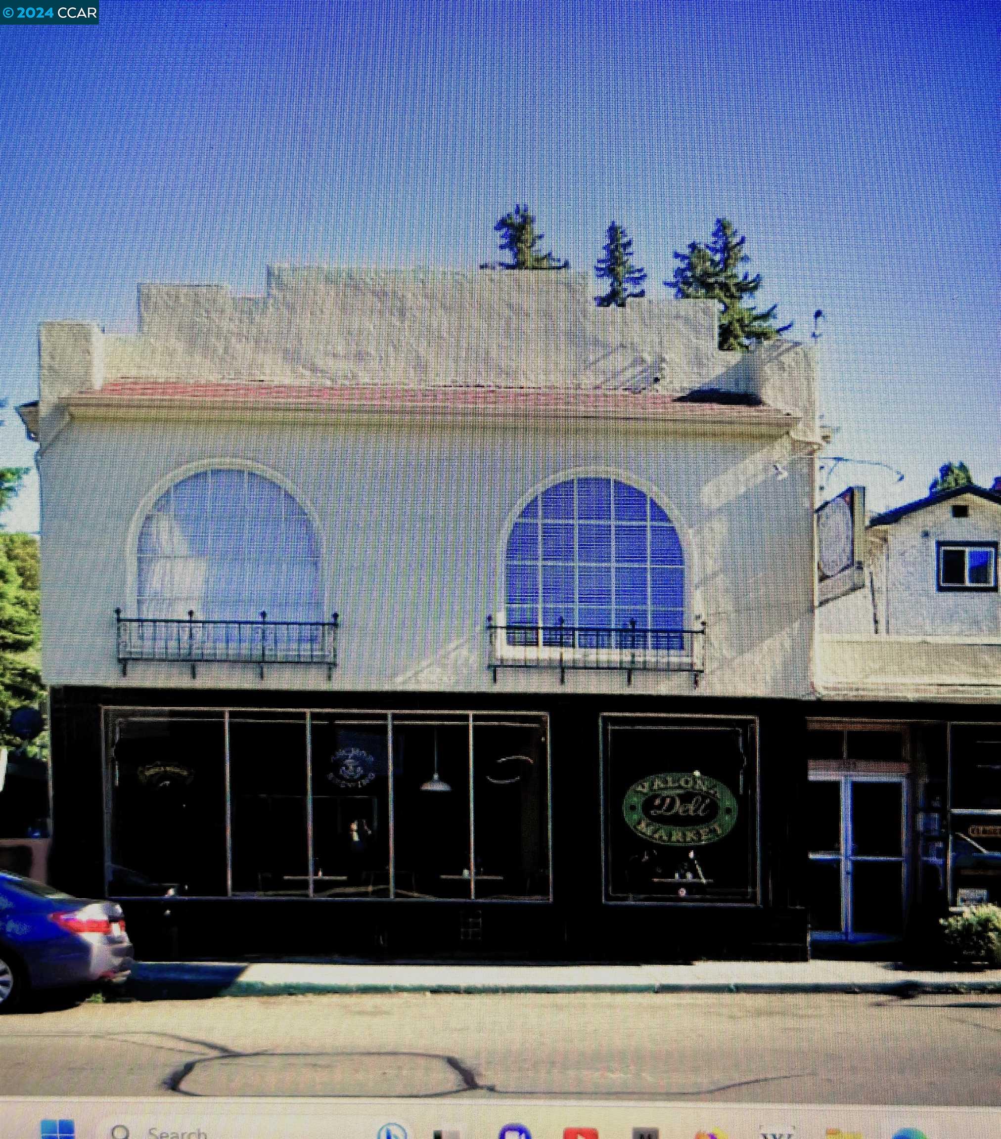 1325 Pomona St