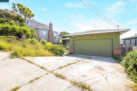 5648 Burlingame Ave, Richmond, CA 94804 - #: 41095386