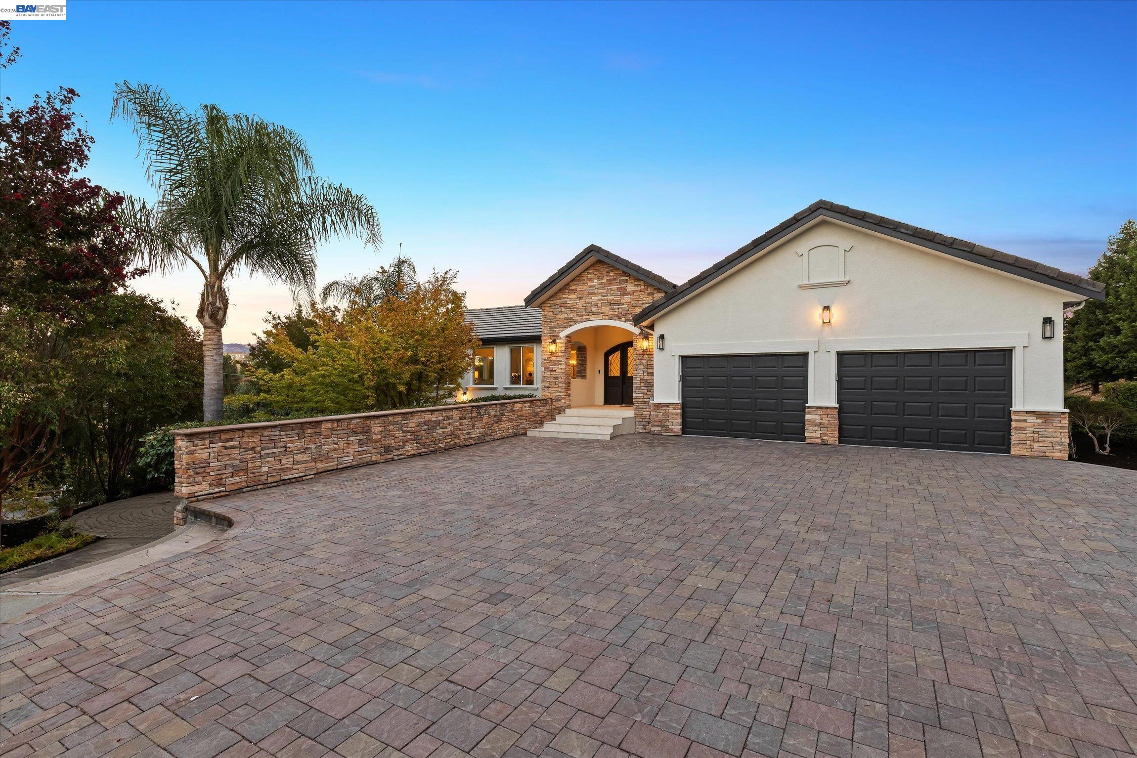 31 Hidden Hills Pl