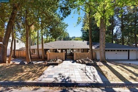 3749 St Francis Dr Lafayette CA 94549