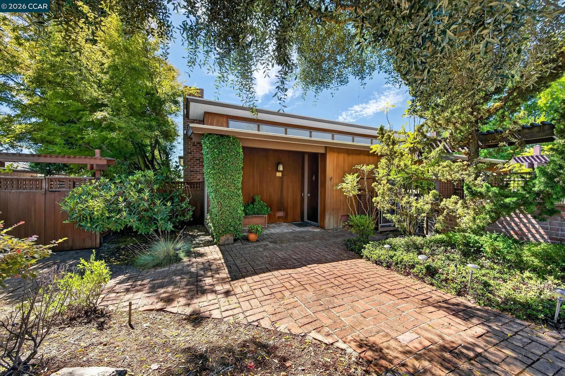 20 Donald Dr