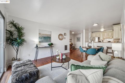 2005 Pleasant Valley Unit 113, Oakland, CA 94611 - #: 41096895