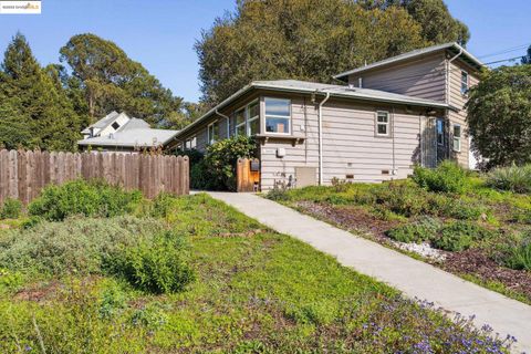 3600 Seminary Ave, Oakland, CA 94605 - #: 41089276