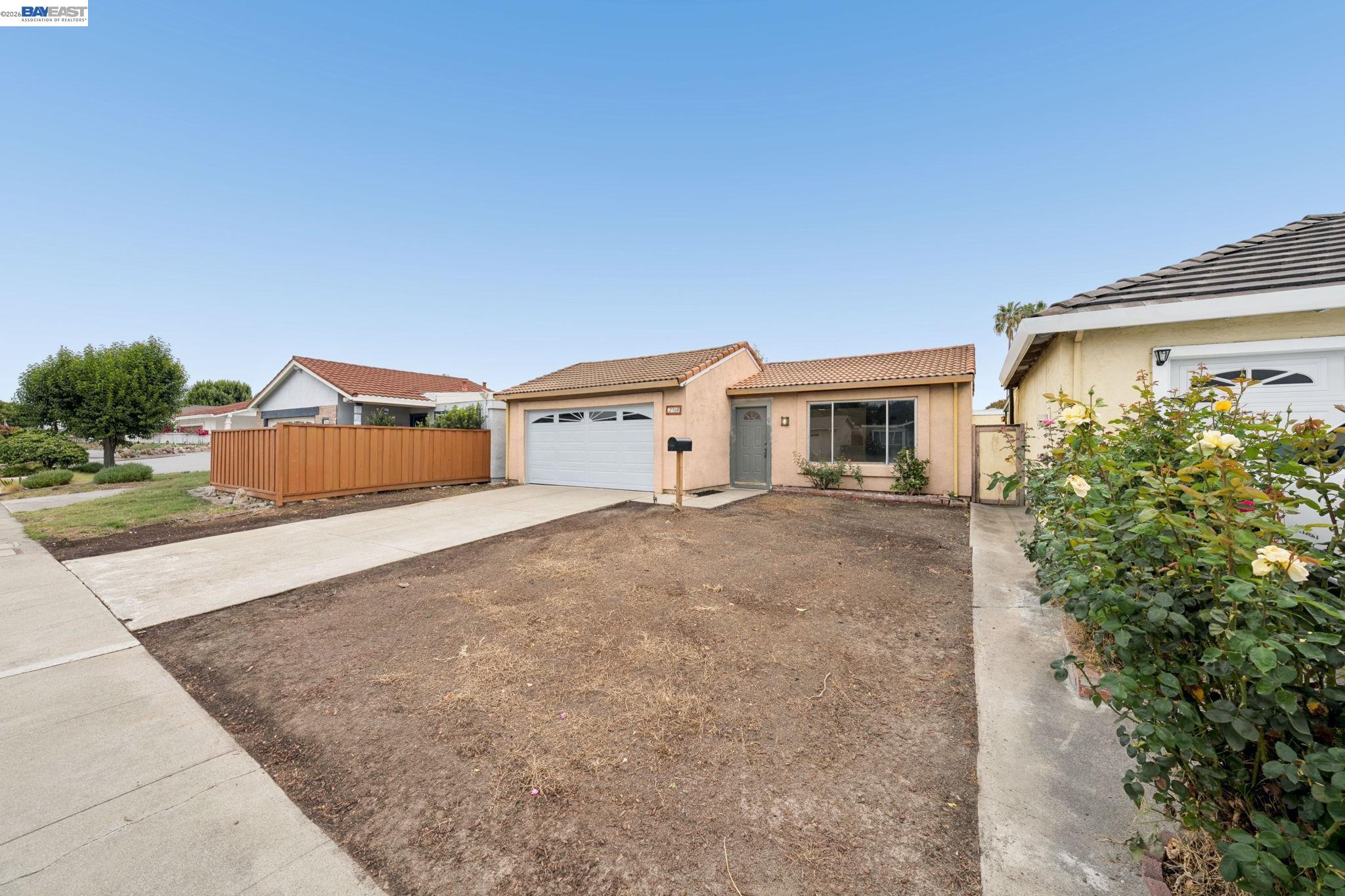 2364 Goldcrest Cir