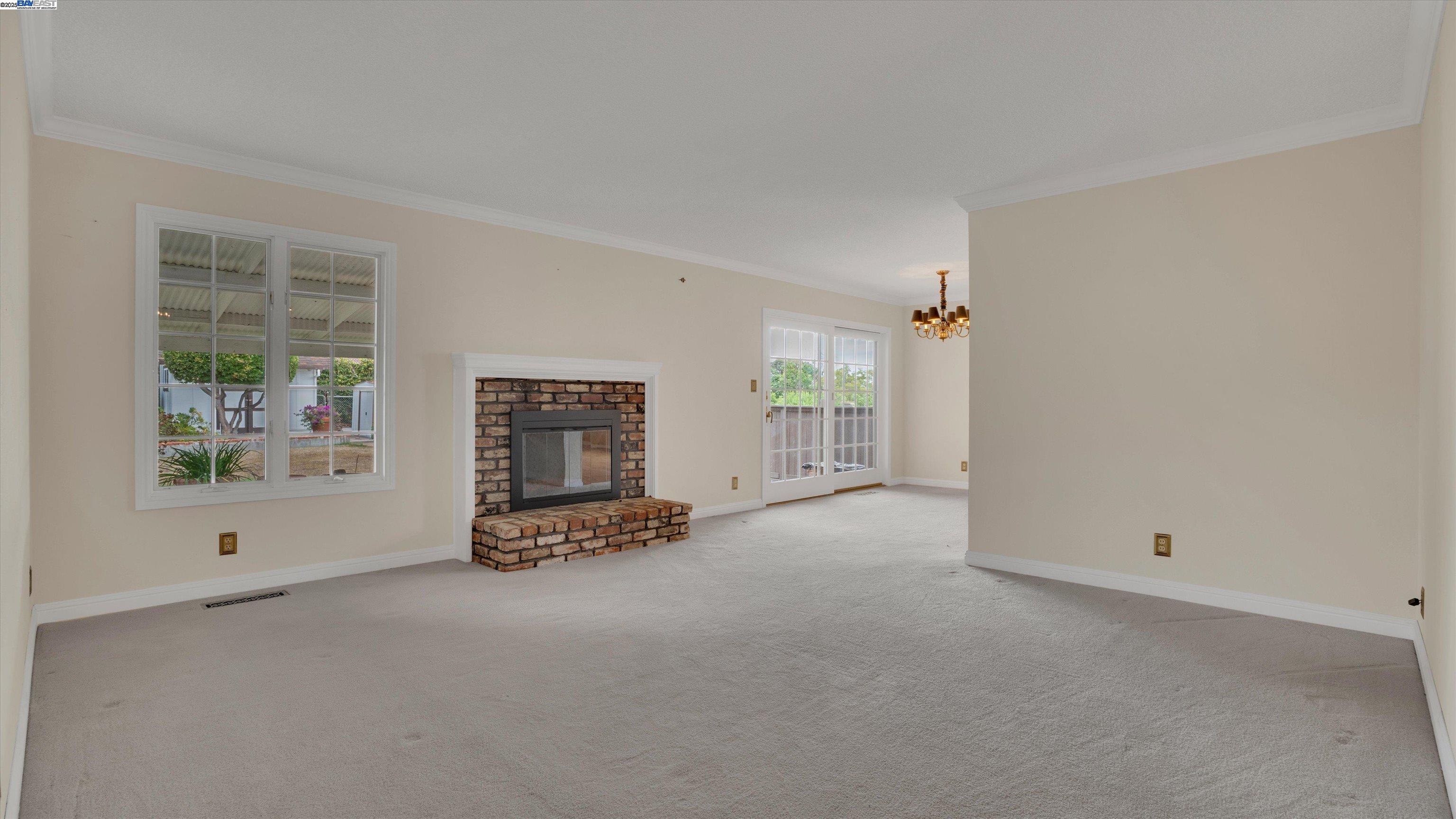 389 Mavis Dr
