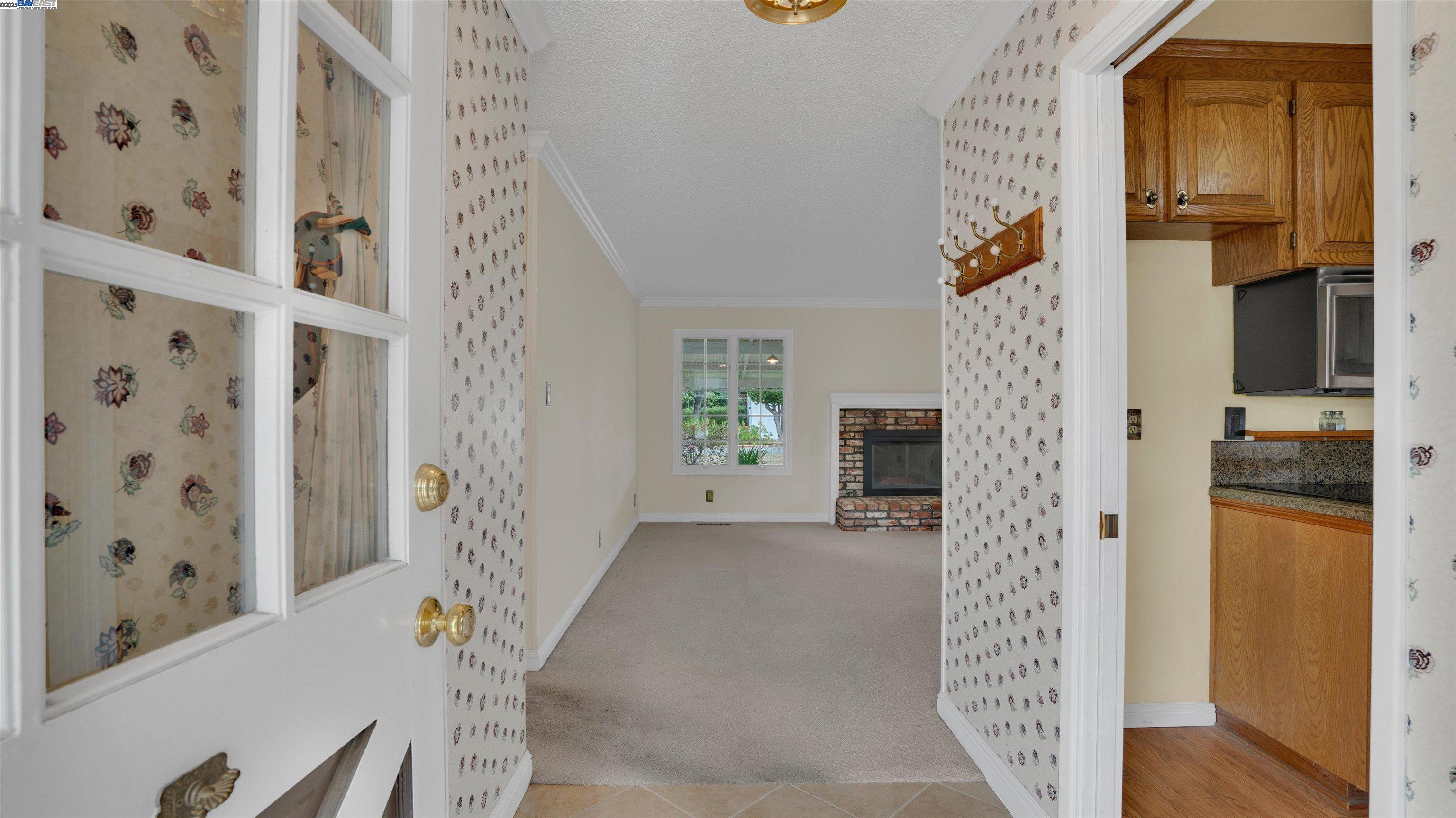 389 Mavis Dr