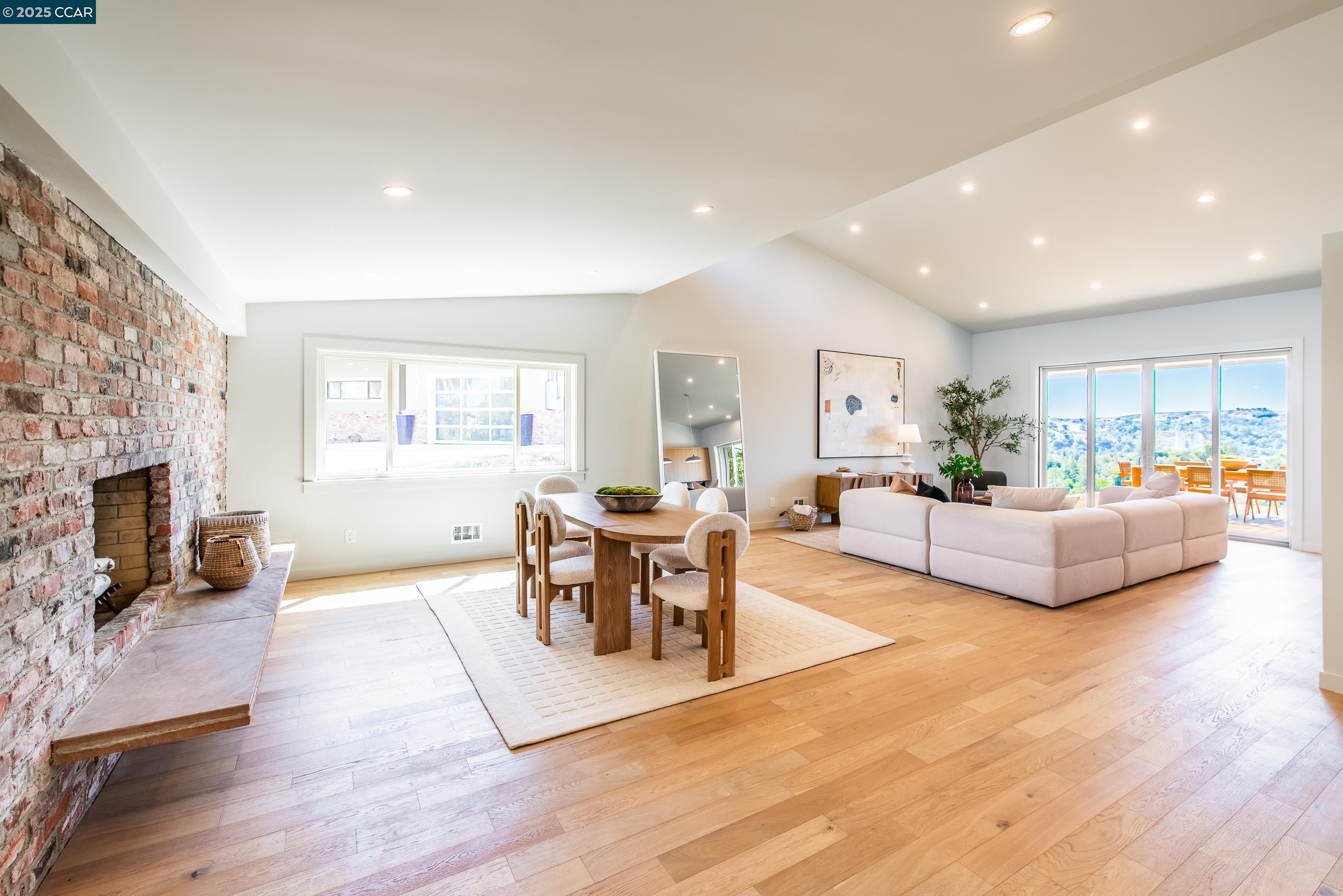 105 Hillcroft