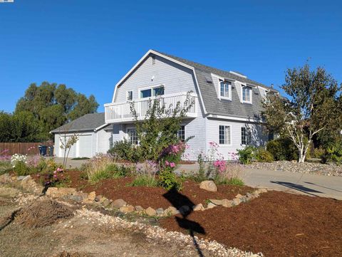 1806 Bluebell Dr Livermore CA 94551