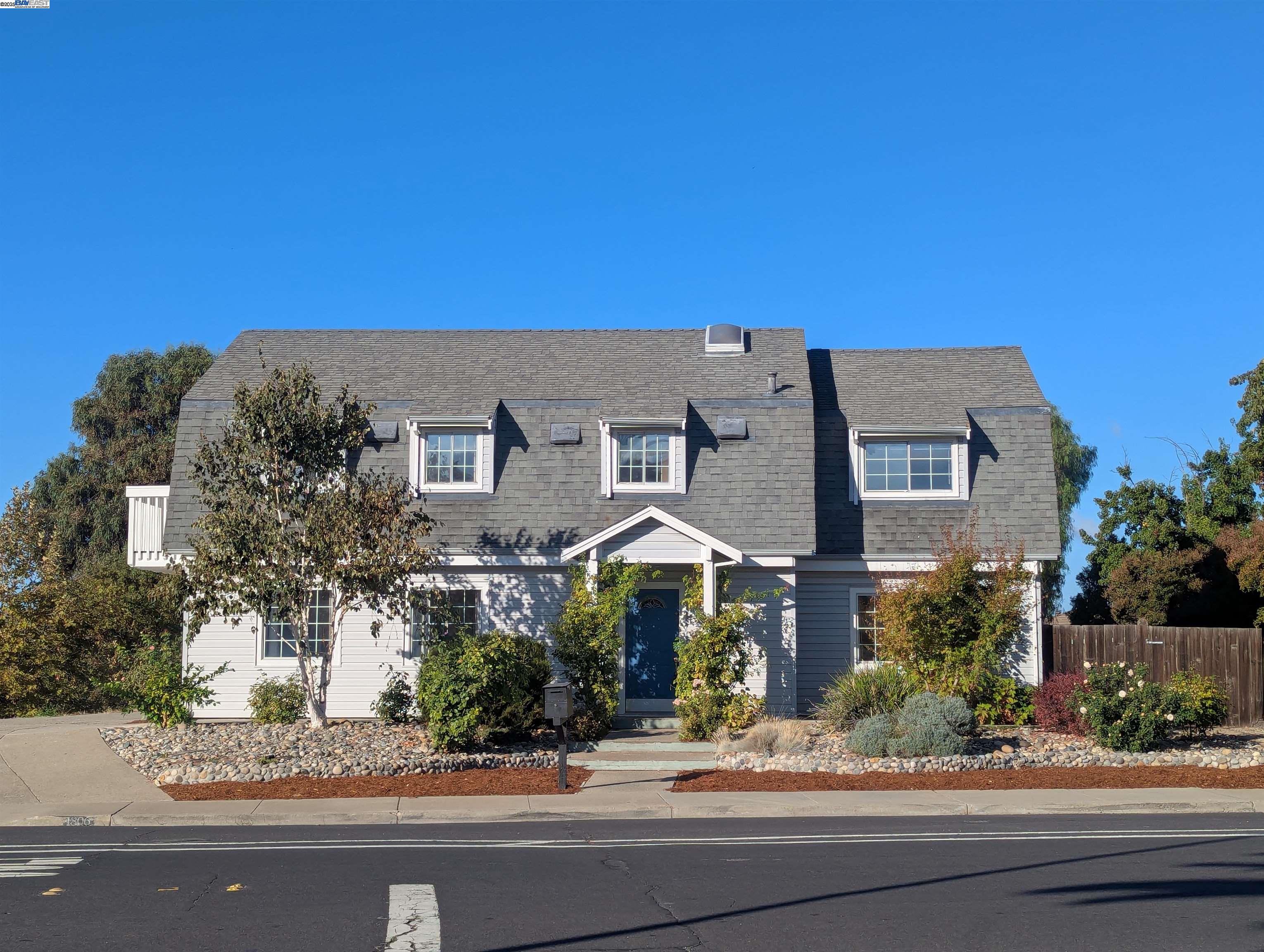 1806 Bluebell Dr