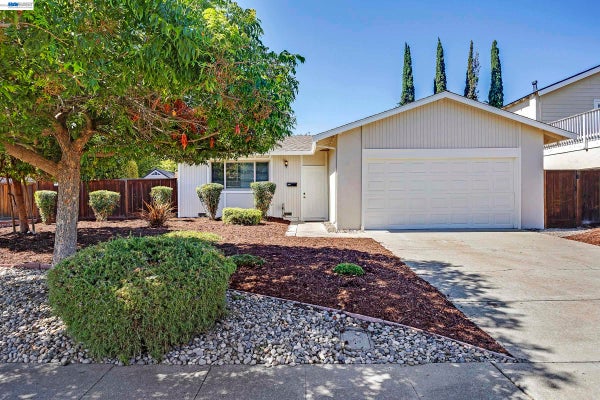 319 ELVIRA ST, LIVERMORE, CA 94550 - Image 9191ce66f2a33cd3d4d92755e5daa60f/49360305