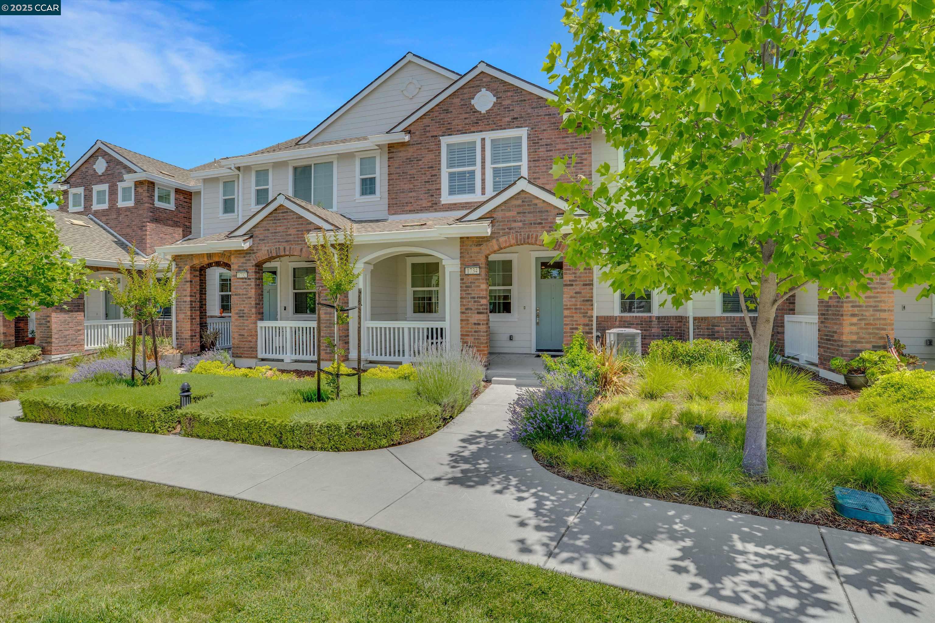 1734 Catalina Ct
