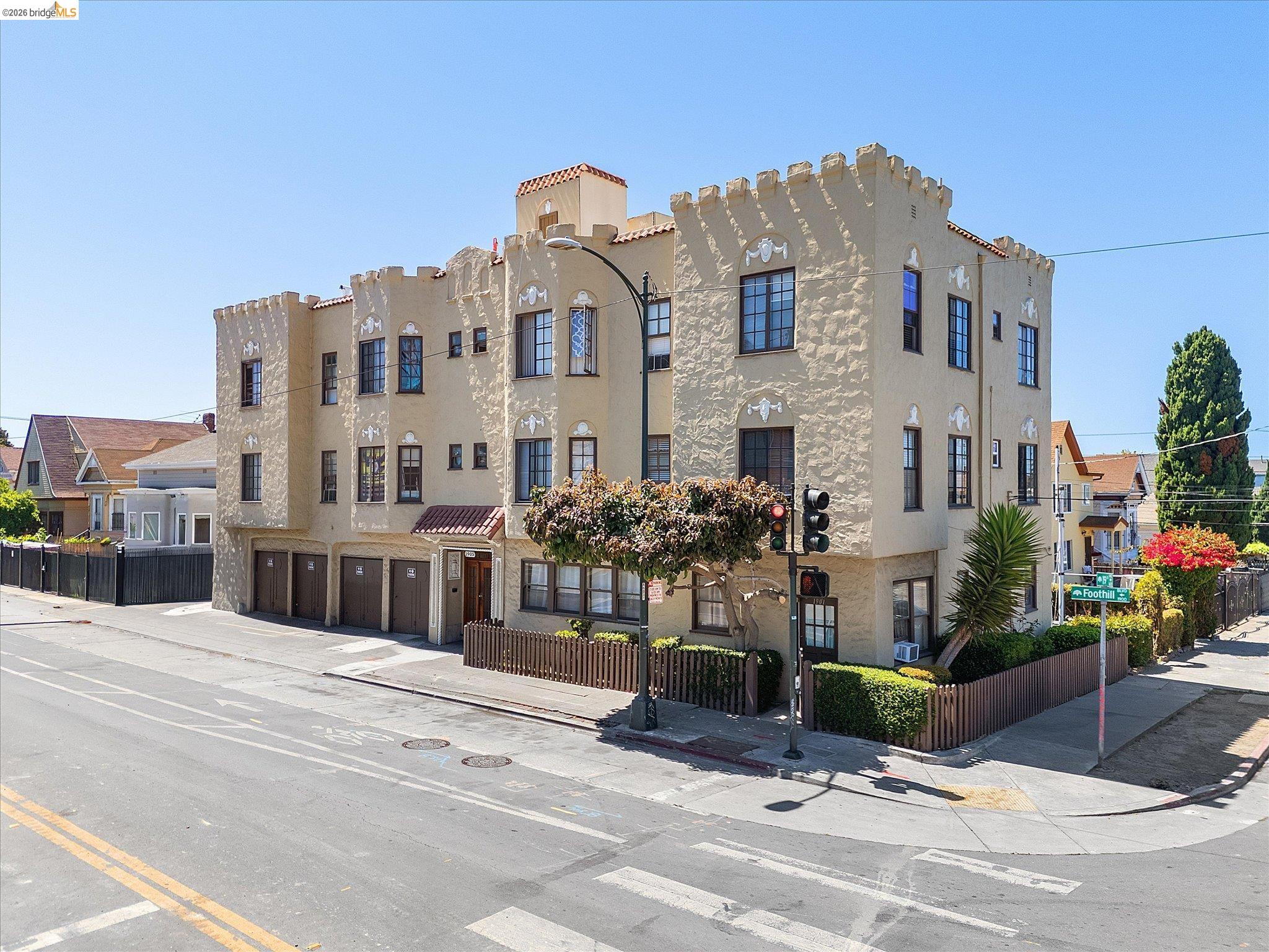 1905 Foothill Blvd, Oakland, CA 94606-4619