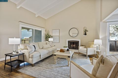 812 Country Club Dr, Moraga, CA 94556 - MLS#: 41090466