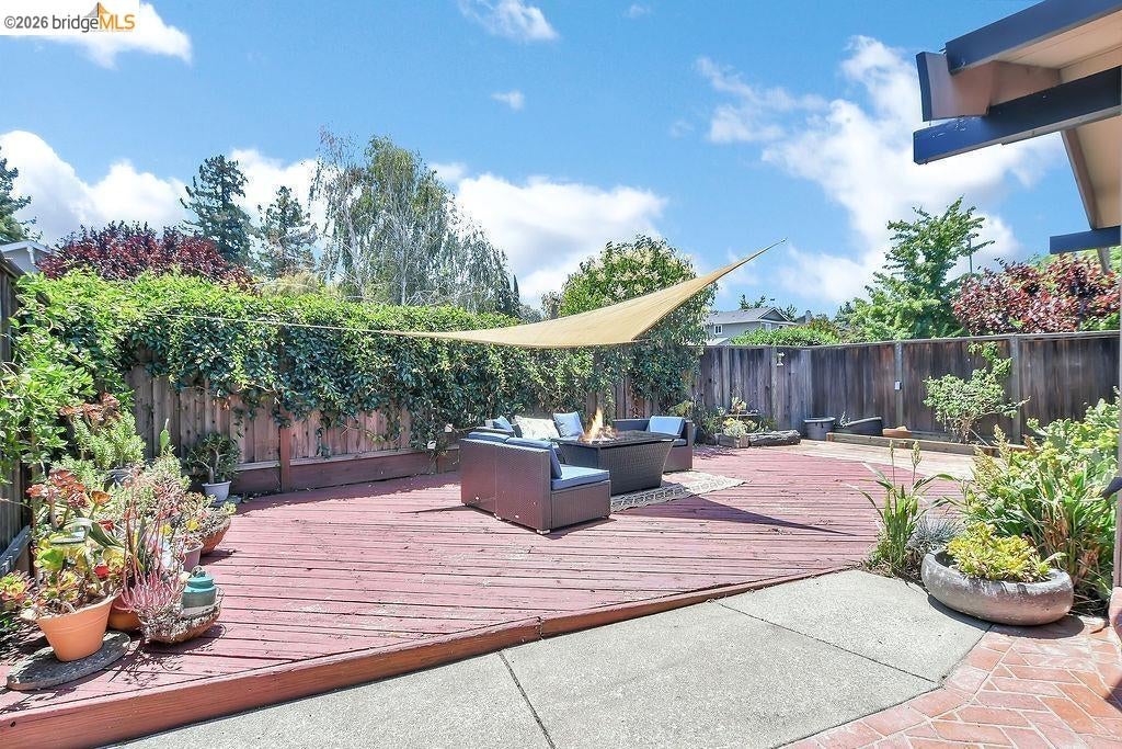 1249 Heavenly DR